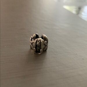 Halia 3 monkey Charm Bead 
See no evil
Speak no evil
Hear no evil